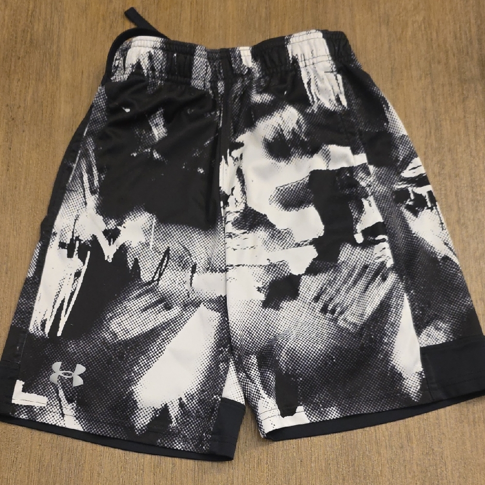 Under Armour Black & White Abstract Print Athletic Shorts